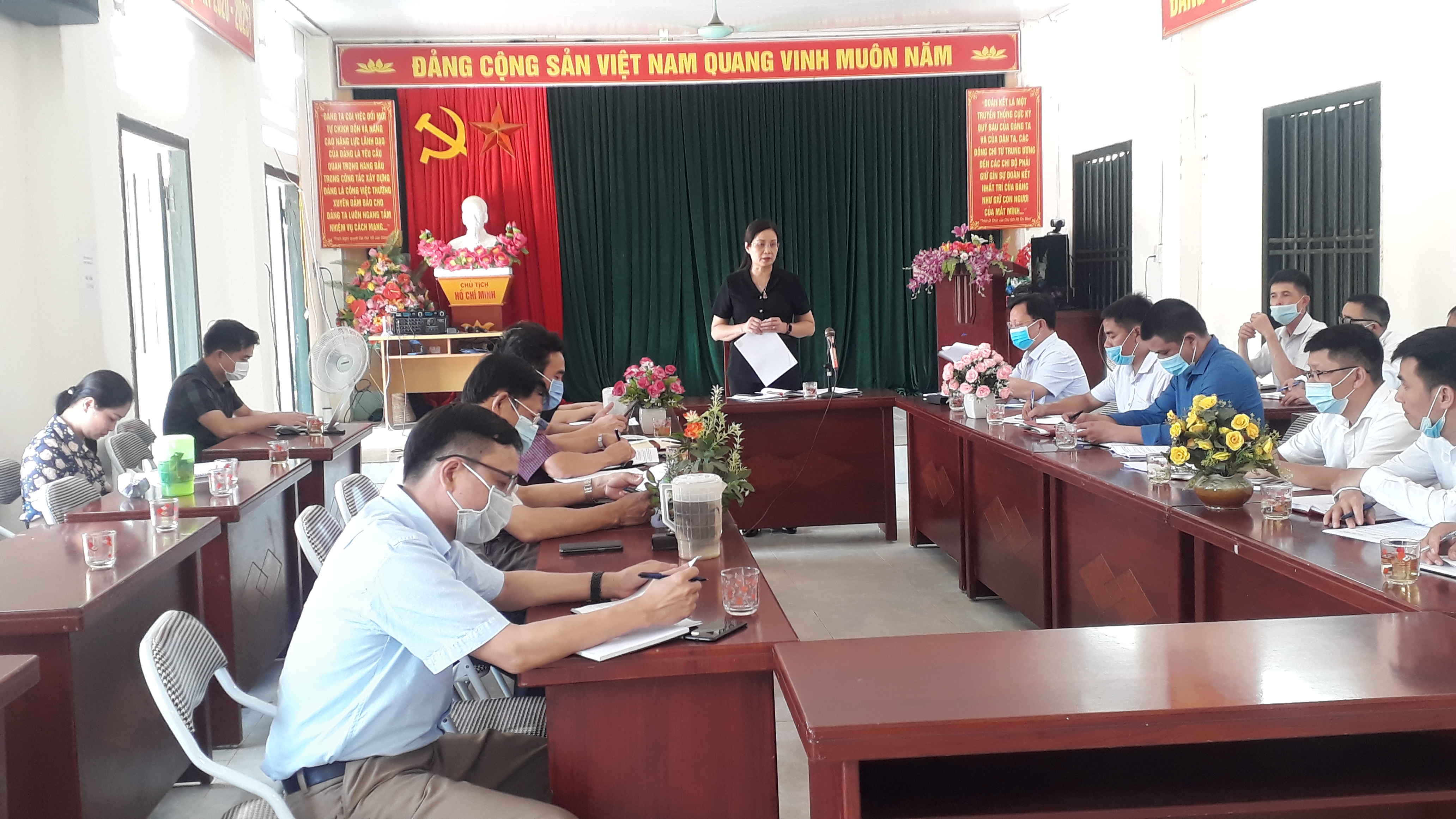 Phó chủ tịch UBND tỉnh Hà Thị Minh Hạnh thăm và làm việc tại xã Khuôn Lùng